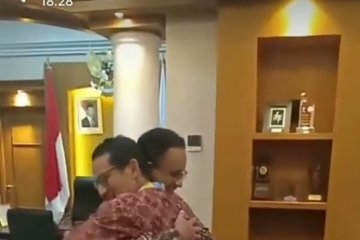 Beredar Video Anies dan Sandiaga saling berpelukan