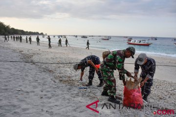 Aparat TNI Siaga Di Trawangan