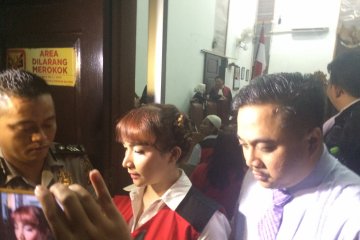 Roro Fitria tanyakan pengaruh injeksi kolagen terhadap hasil tes narkoba di persidangan