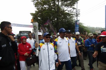 Ketua KY bawa obor Asian Games di Garut