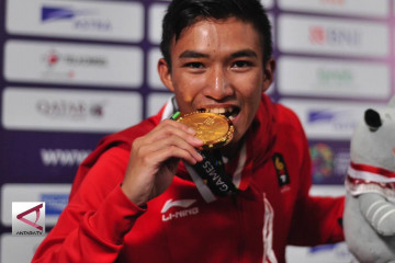 Satu medali emas dimenangkan dari karate putra