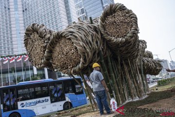 Seni Instalasi Bambu di Bunderan HI