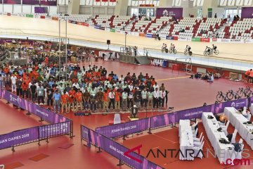 Shalat Jumat Di Arena Lomba