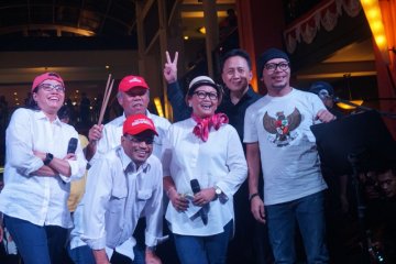 Kemarin, Jokowi dan Prabowo umumkan cawapresnya, Elek Yo Band tampil untuk korban gempa Lombok