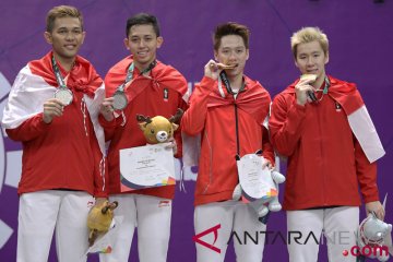 Bulu tangkis medali ganda putra Indonesia