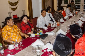 Pasangan Jokowi-Ma'ruf daftar di KPU Jumat pagi