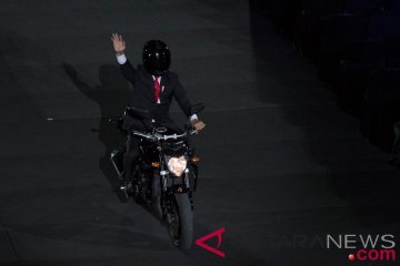 Cerita di balik Jokowi menunggang motor paspampres