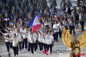 Kostum Garuda pembawa plakat disiapkan selama tiga bulan