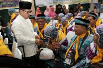 184 JCH Kota Dumai ziarah ke makam Rasul