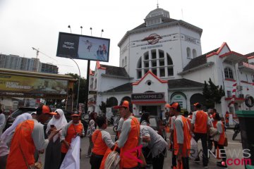 BUMN Hadir - Siswa Papua Barat Kantor Pos