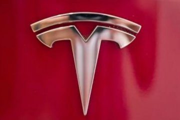 Tesla terjunkan tim selidiki ledakan mobil di Shanghai