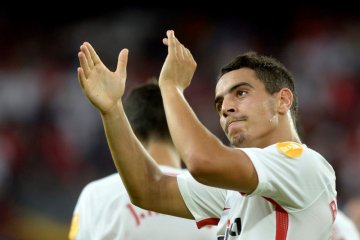 Hasil dan klasemen Grup G-L, Sevilla membuka dengan lima gol