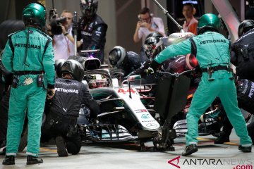 Tim Mercedes pastikan trofi juara dunia Formula Satu