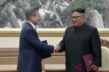 Dua pemimpin Korea tunjukkan semangat persatuan di puncak Gunung Baekdu