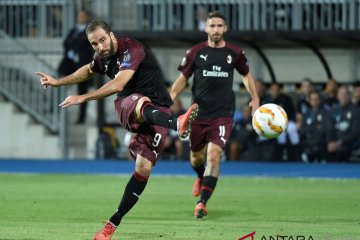 Higuain Tentukan Kemenangan AC Milan Atas Dudelange