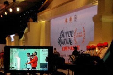 Jokowi ajak mengobrol alumni UGM yang pernah berutang
