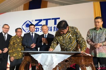 China operasikan pabrik kabel serat optik