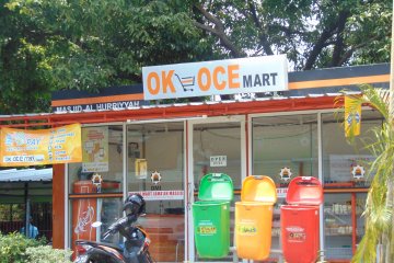 OK OCE Mart Kembangan eksis layani pembeli