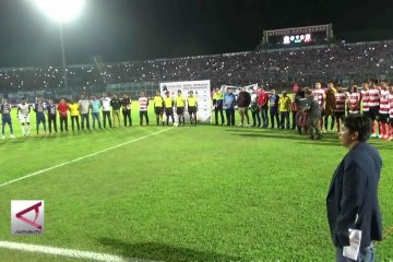 Laga amal, Arema fc donasikan  400 juta rupiah