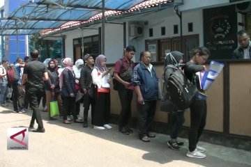 Pendaftaran CPNS dibuka, warga serbu layanan SKCK