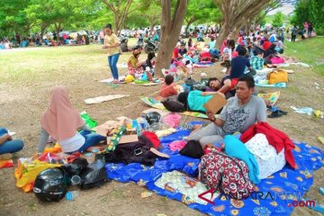 Angkatan Laut kerahkan kapal untuk angkut bantuan korban gempa