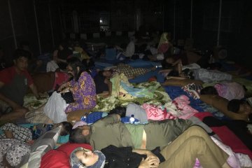 Pascagempa, Pasha "Ungu" dan istri tidur di tenda pengungsi