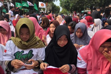 Ansor catatkan rekor MURI jahit bendera Merah Putih