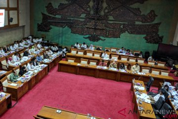 Menkeu paparkan arah pembiayaan investasi 2019 di raker DPR