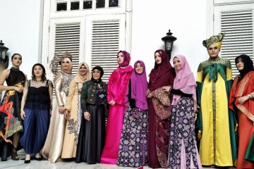 Lagi, enam desainer modest Indonesia berlaga di Paris Fashion Week