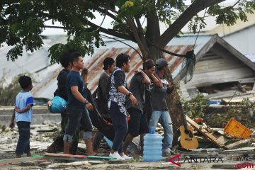 1.682 pengungsi masih bertahan halaman Polda Sulteng