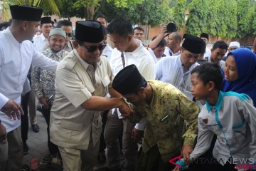 Prabowo ziarah ke makam Syaichona Kholil di Bangkalan