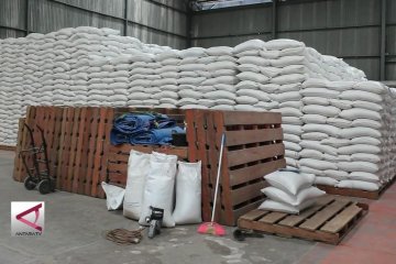 Bulog pasok 500 ton beras untuk stabilisasi