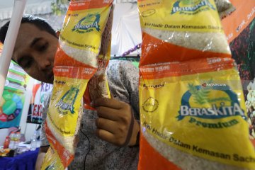 Bulog jual 250 ton beras premium lewat e-commerce