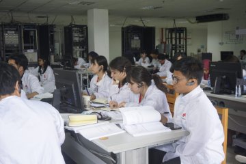 10 Mahasiswa Indonesia belajar di kampus Huawei