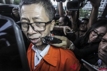 Eks-Kalapas Sukamiskin didakwa terima suap Fahmi Darmawansyah