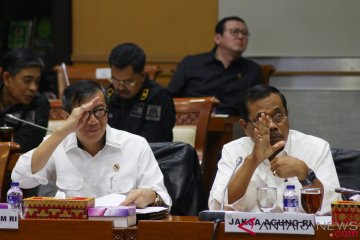 Raker Komisi III DPR