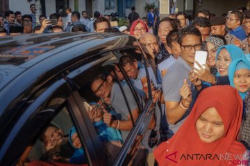 Sandiaga Uno Kunjungi Sentra Batik Pekalongan