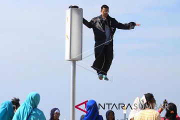ATRAKSI PESULAP PANTAI ANCOL