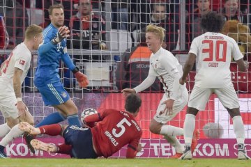 Augsburg hentikan start sempurna Muenchen