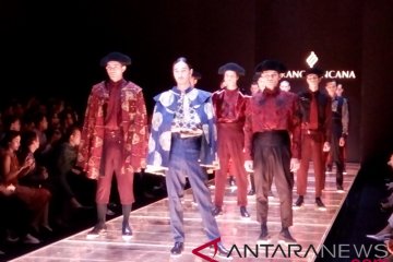 Saat batik Indonesia berpadu dengan tradisi matador Spanyol