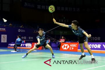 FAJAR DAN RIAN MENANG