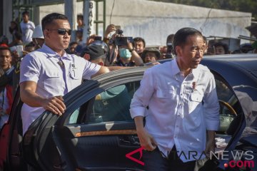 Presiden Serahkan Bantuan korban Gempa Lombok