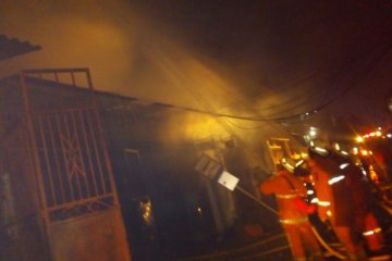 Api hio diduga penyebab kebakaran di Jelambar