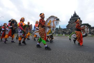 Kirab seni dan budaya Prambanan