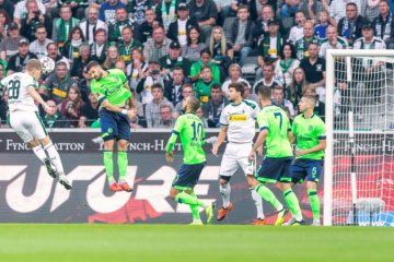 Gladbach amankan kemenangan 2-1 buat Schalke tetap nirkemenangan musim ini