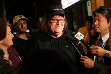 Michael Moore sebut Donald Trump terinspirasi Gwen Stefani