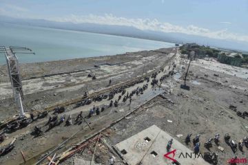 Kerusakan parah usai tsunami di Palu