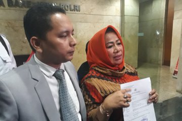 Eggi Sudjana melaporkan Farhat Abas ke Bareskrim