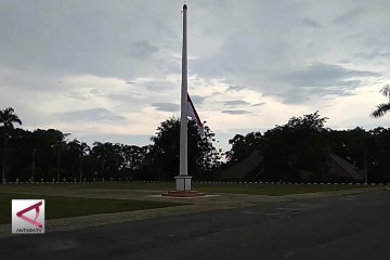 Pemprov Babel kibarkan bendera setengah tiang