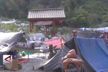 Melihat suasana tenda pengungsian di Donggala